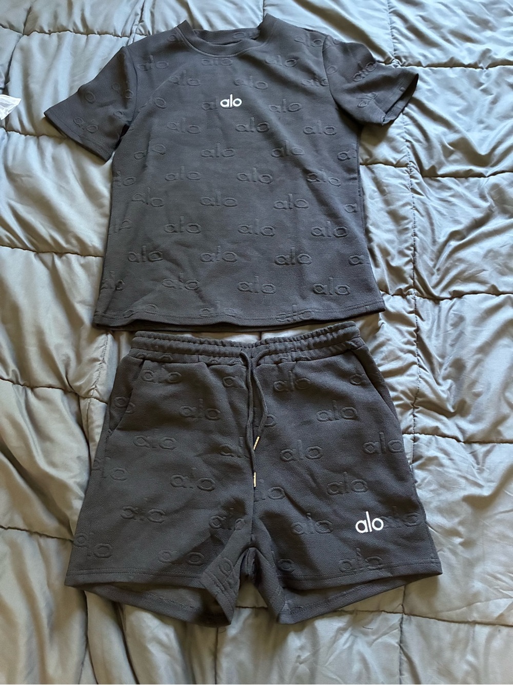 Alo Black Puff Print Set T-Shirt & Shorts Size Medium